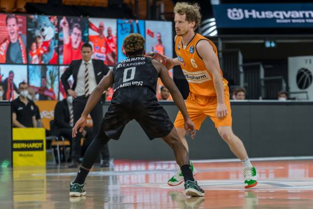 雄厚的资金 雄厚的资金